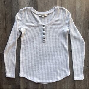 LOFT Long Sleeve Waffle Henley in Gray XS